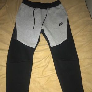 Nike tech fleece joggers